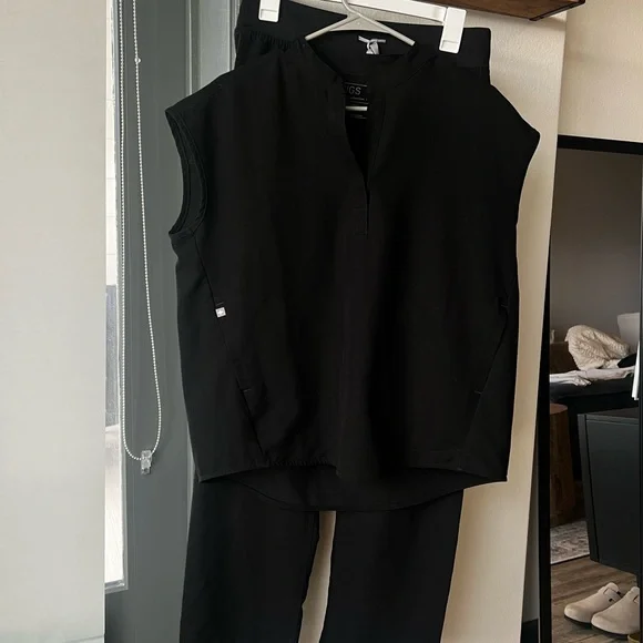 Figs Black Set - S rafaela, M livingston - Picture 2 of 6